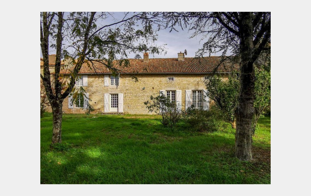 Agence Immobilière Berland Bennett : Maison / Villa | SAUZE-VAUSSAIS (79190) | 270 m2 | 129 600 € 