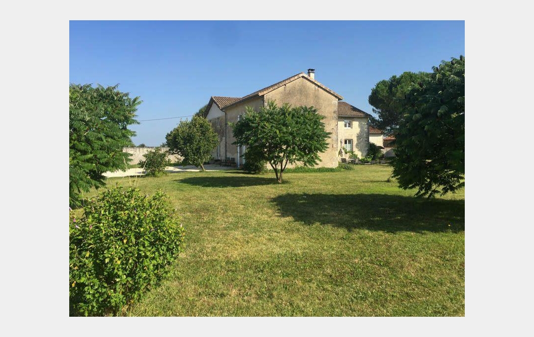 Agence Immobilière Berland Bennett : Maison / Villa | RUFFEC (16700) | 300 m2 | 377 700 € 