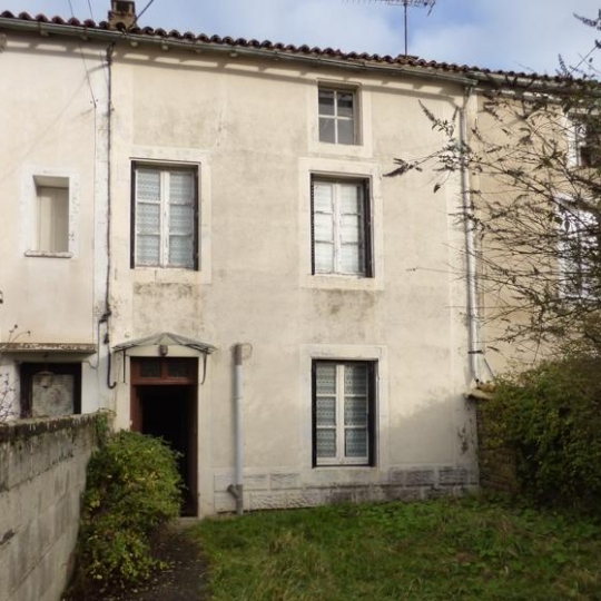 Agence Immobilière Berland Bennett : Maison / Villa | SAUZE-VAUSSAIS (79190) | 105.00m2 | 44 480 € Agence Immobilière Berland Bennett : Maison / Villa | SAUZE-VAUSSAIS (79190) | 105.00m2 | 44 480 €