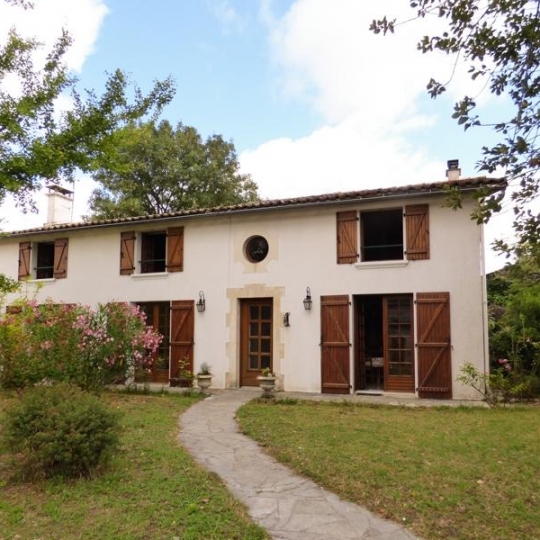  Agence Immobilière Berland Bennett : Maison / Villa | CHEF-BOUTONNE (79110) | 146 m2 | 150 220 € 