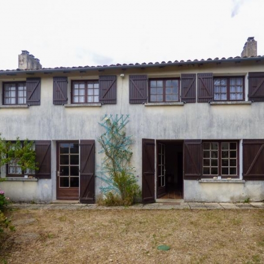 Agence Immobilière Berland Bennett : Maison / Villa | SAUZE-VAUSSAIS (79190) | 121.00m2 | 74 160 € Agence Immobilière Berland Bennett : Maison / Villa | SAUZE-VAUSSAIS (79190) | 121.00m2 | 74 160 €
