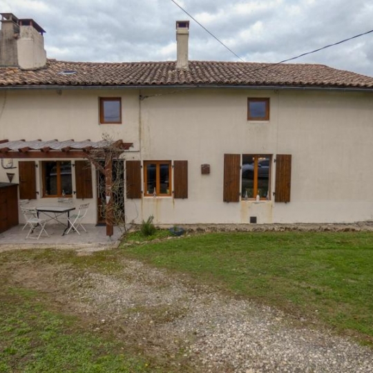 Agence Immobilière Berland Bennett : Maison / Villa | SAUZE-VAUSSAIS (79190) | 195.00m2 | 171 200 € Agence Immobilière Berland Bennett : Maison / Villa | SAUZE-VAUSSAIS (79190) | 195.00m2 | 171 200 €