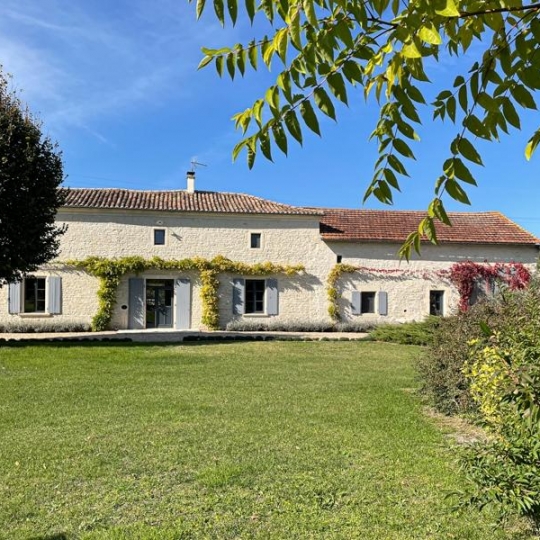 Agence Immobilière Berland Bennett : Maison / Villa | CHEF-BOUTONNE (79110) | 206.00m2 | 317 700 € Agence Immobilière Berland Bennett : Maison / Villa | CHEF-BOUTONNE (79110) | 206.00m2 | 317 700 €