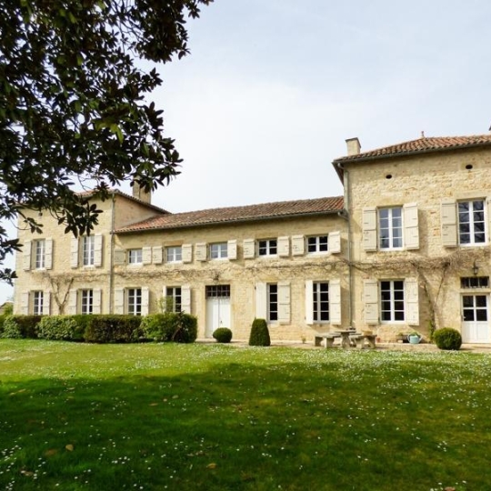 Agence Immobilière Berland Bennett : Maison / Villa | SAUZE-VAUSSAIS (79190) | 512.00m2 | 840 000 € 