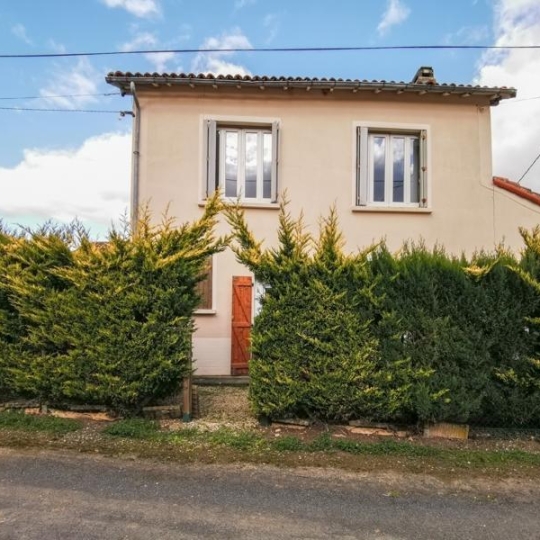 Agence Immobilière Berland Bennett : Maison / Villa | CHEF-BOUTONNE (79110) | 100.00m2 | 85 800 € Agence Immobilière Berland Bennett : Maison / Villa | CHEF-BOUTONNE (79110) | 100.00m2 | 85 800 €