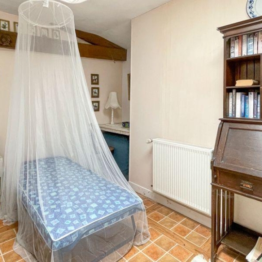  Agence Immobilière Berland Bennett : House | SAUZE-VAUSSAIS (79190) | 199 m2 | 89 000 € 