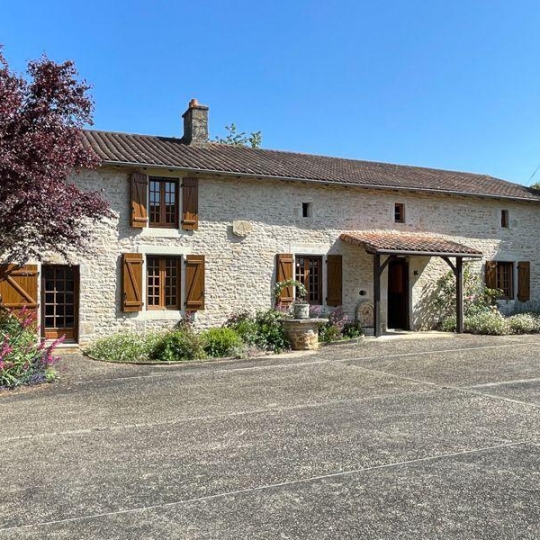 Agence Immobilière Berland Bennett : Maison / Villa | LEZAY (79120) | 230.00m2 | 228 300 € 