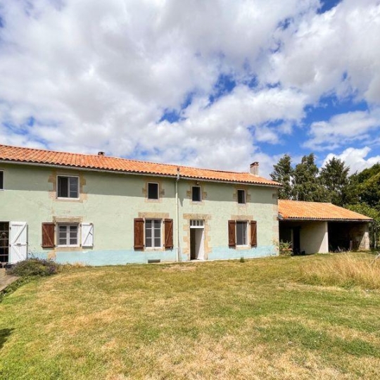 Agence Immobilière Berland Bennett : Maison / Villa | CHEF-BOUTONNE (79110) | 205.00m2 | 155 500 € 