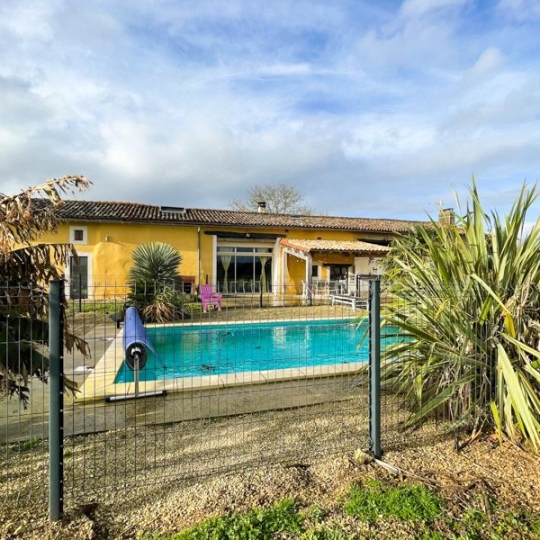  Agence Immobilière Berland Bennett : Maison / Villa | CIVRAY (86400) | 212 m2 | 252 000 € 