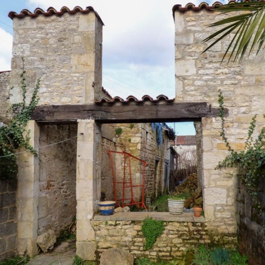  Agence Immobilière Berland Bennett : Maison / Villa | SAUZE-VAUSSAIS (79190) | 101 m2 | 49 950 € 