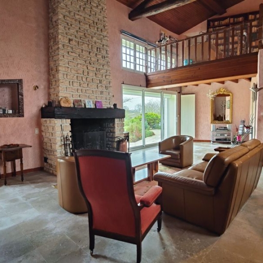  Agence Immobilière Berland Bennett : Maison / Villa | CIVRAY (86400) | 260 m2 | 265 000 € 