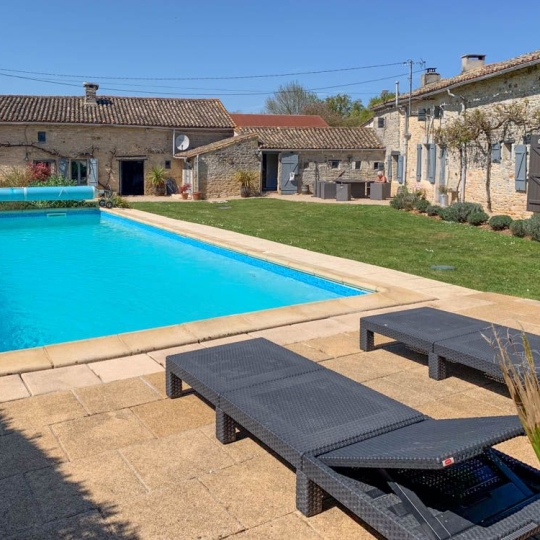 Agence Immobilière Berland Bennett : Maison / Villa | LEZAY (79120) | 234.00m2 | 342 875 € 