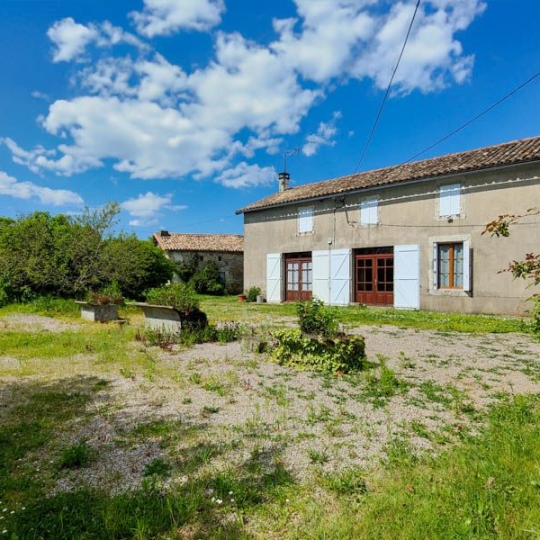 Agence Immobilière Berland Bennett : Maison / Villa | SAUZE-VAUSSAIS (79190) | 166.00m2 | 134 500 € Agence Immobilière Berland Bennett : Maison / Villa | SAUZE-VAUSSAIS (79190) | 166.00m2 | 134 500 €