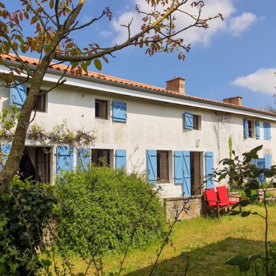Agence Immobilière Berland Bennett : Maison / Villa | LEZAY (79120) | 177.00m2 | 233 200 € 