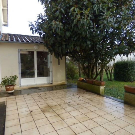  Agence Immobilière Berland Bennett : Maison / Villa | CHEF-BOUTONNE (79110) | 127 m2 | 113 000 € 