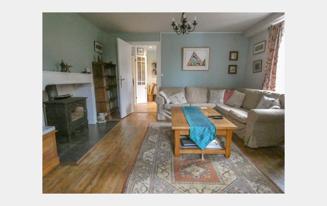 Agence Immobilière Berland Bennett : Maison / Villa | RUFFEC (16700) | 204 m2 | 254 200 € 