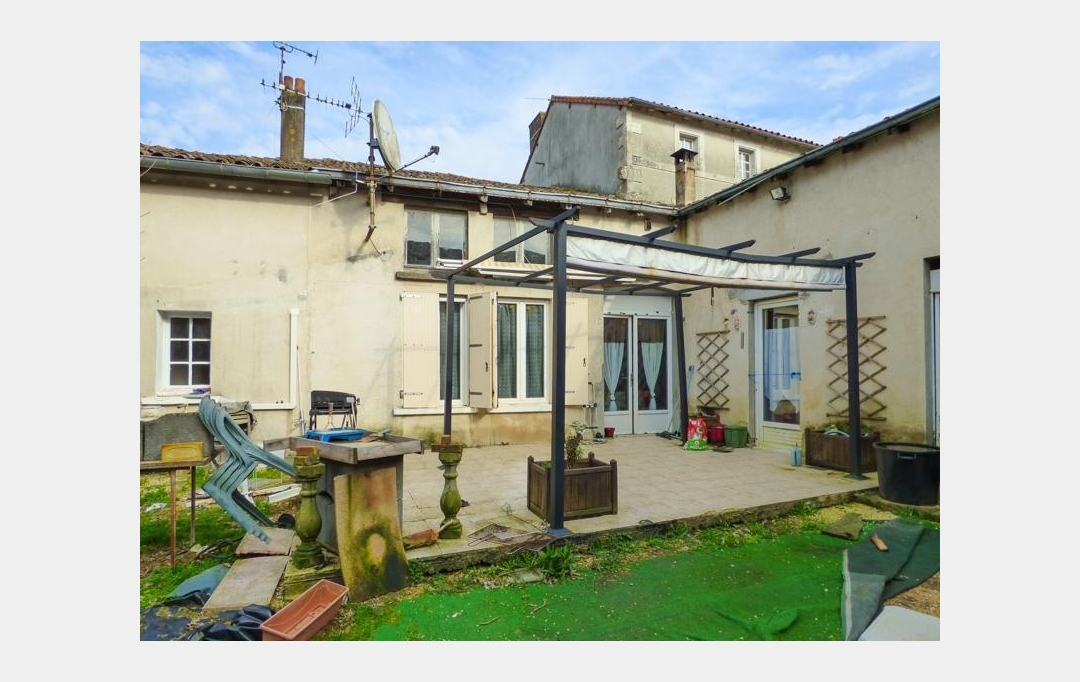 Agence Immobilière Berland Bennett : Maison / Villa | SAUZE-VAUSSAIS (79190) | 220 m2 | 69 740 € 