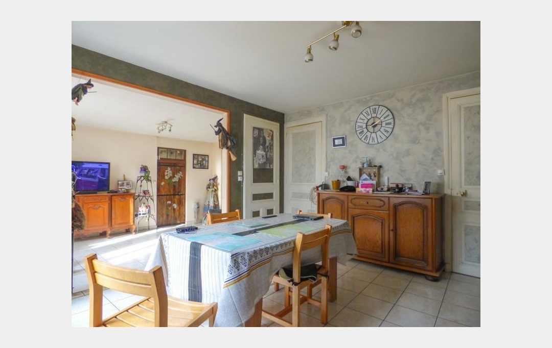 Agence Immobilière Berland Bennett : Maison / Villa | SAUZE-VAUSSAIS (79190) | 220 m2 | 69 740 € 