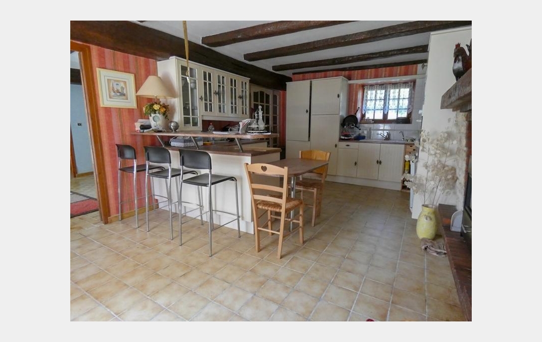 Agence Immobilière Berland Bennett : Maison / Villa | LEZAY (79120) | 243 m2 | 160 000 € 