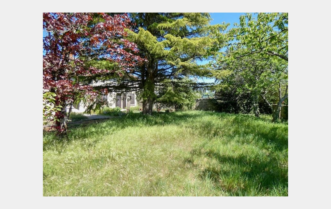 Agence Immobilière Berland Bennett : Maison / Villa | LEZAY (79120) | 243 m2 | 160 000 € 