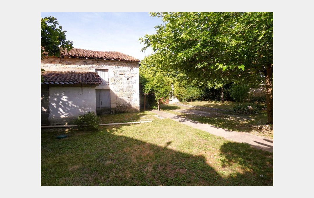 Agence Immobilière Berland Bennett : Maison / Villa | RUFFEC (16700) | 170 m2 | 170 550 € 