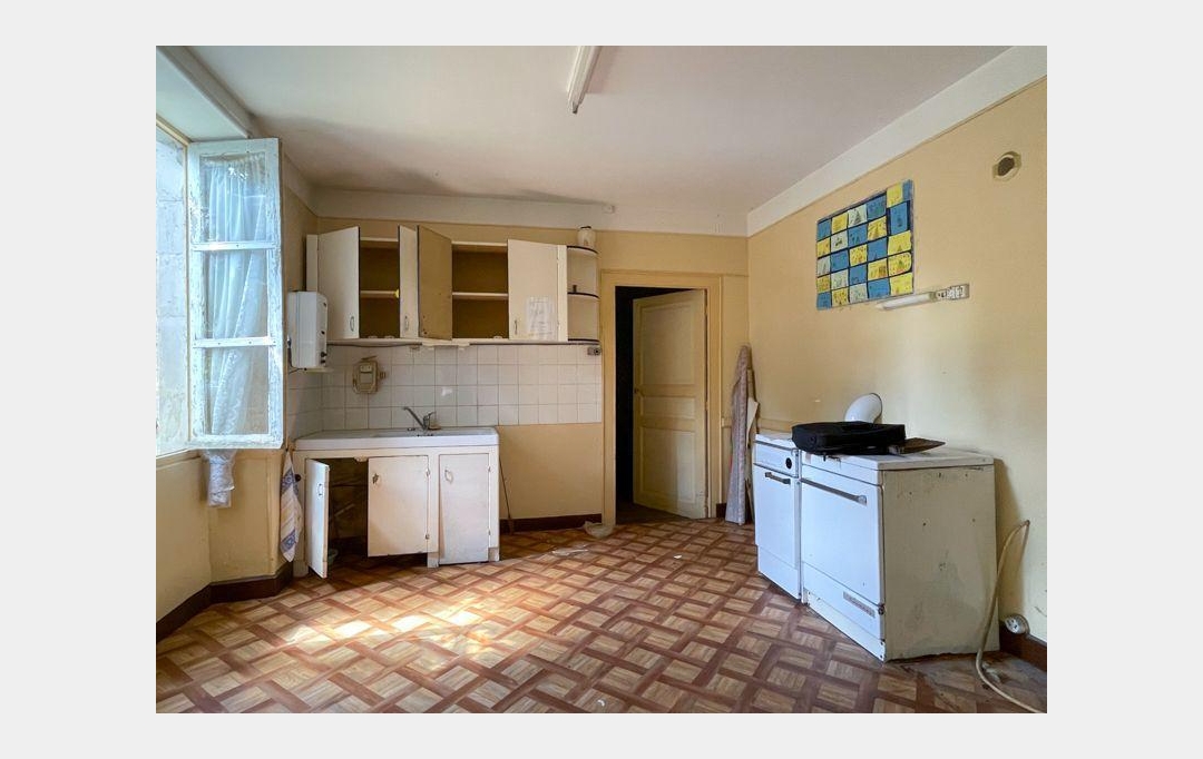 Agence Immobilière Berland Bennett : Maison / Villa | SAUZE-VAUSSAIS (79190) | 214 m2 | 57 500 € 