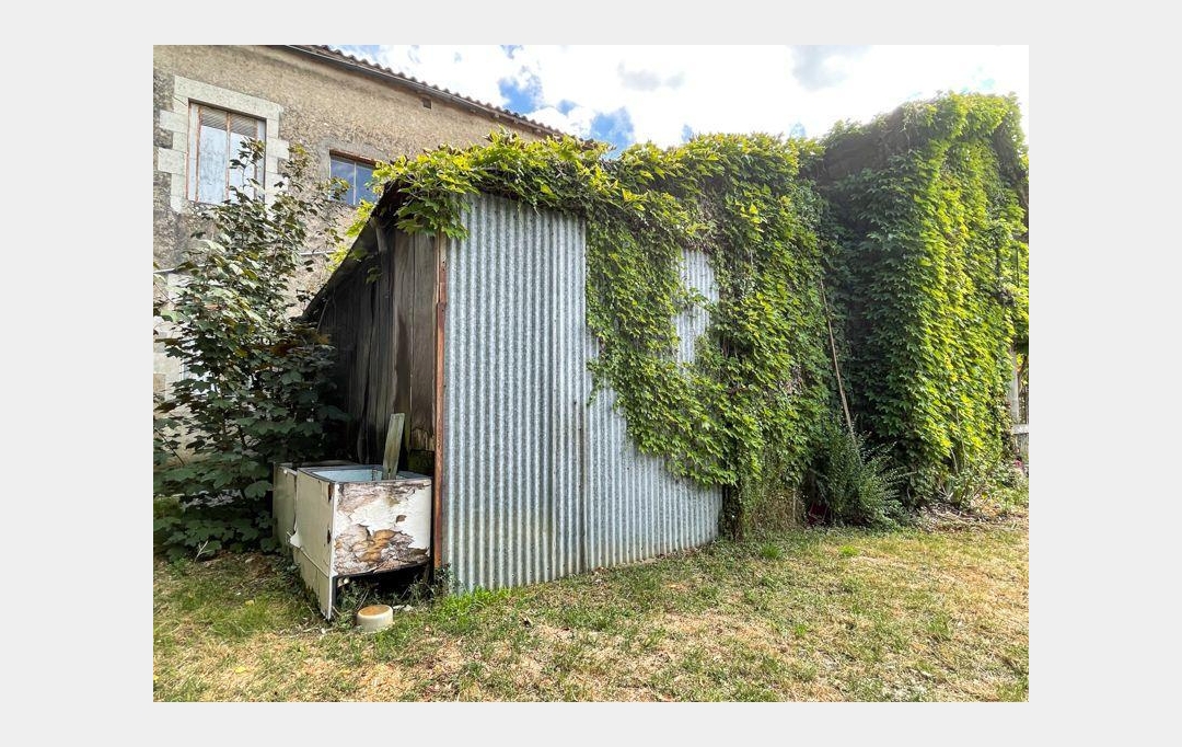 Agence Immobilière Berland Bennett : Maison / Villa | SAUZE-VAUSSAIS (79190) | 214 m2 | 57 500 € 