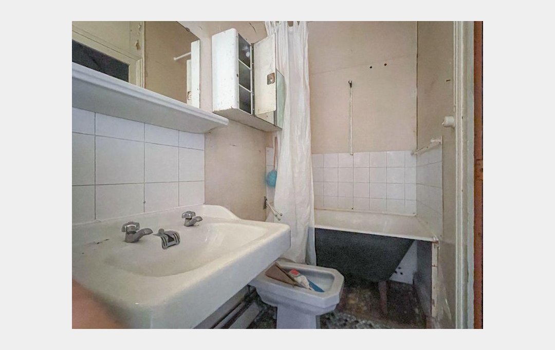 Agence Immobilière Berland Bennett : Maison / Villa | SAUZE-VAUSSAIS (79190) | 214 m2 | 57 500 € 