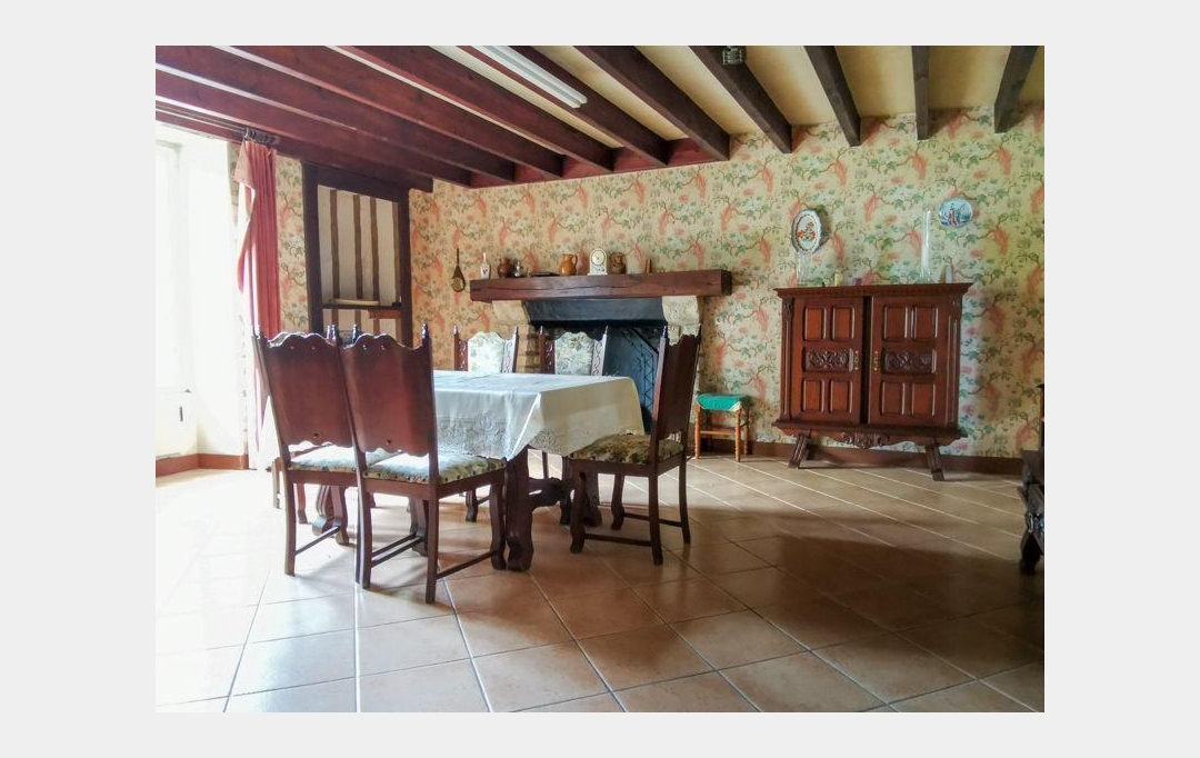 Agence Immobilière Berland Bennett : Maison / Villa | SAUZE-VAUSSAIS (79190) | 270 m2 | 129 600 € 