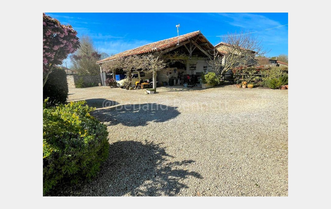 Agence Immobilière Berland Bennett : Maison / Villa | SAUZE-VAUSSAIS (79190) | 176 m2 | 254 400 € 