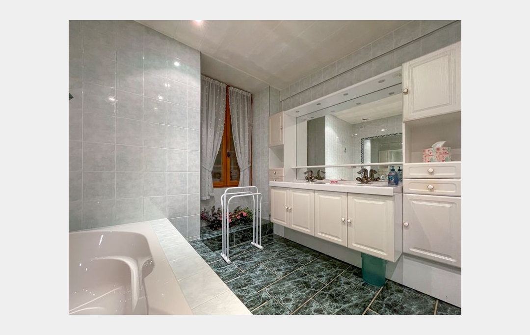 Agence Immobilière Berland Bennett : Maison / Villa | LEZAY (79120) | 230 m2 | 228 300 € 