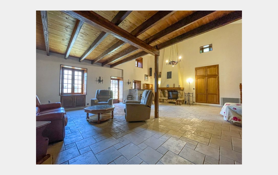 Agence Immobilière Berland Bennett : Maison / Villa | LEZAY (79120) | 230 m2 | 228 300 € 