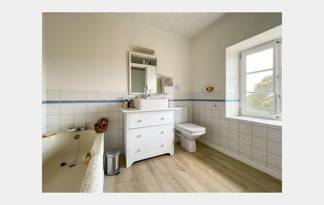 Agence Immobilière Berland Bennett : House | CHEF-BOUTONNE (79110) | 205 m2 | 155 500 € 