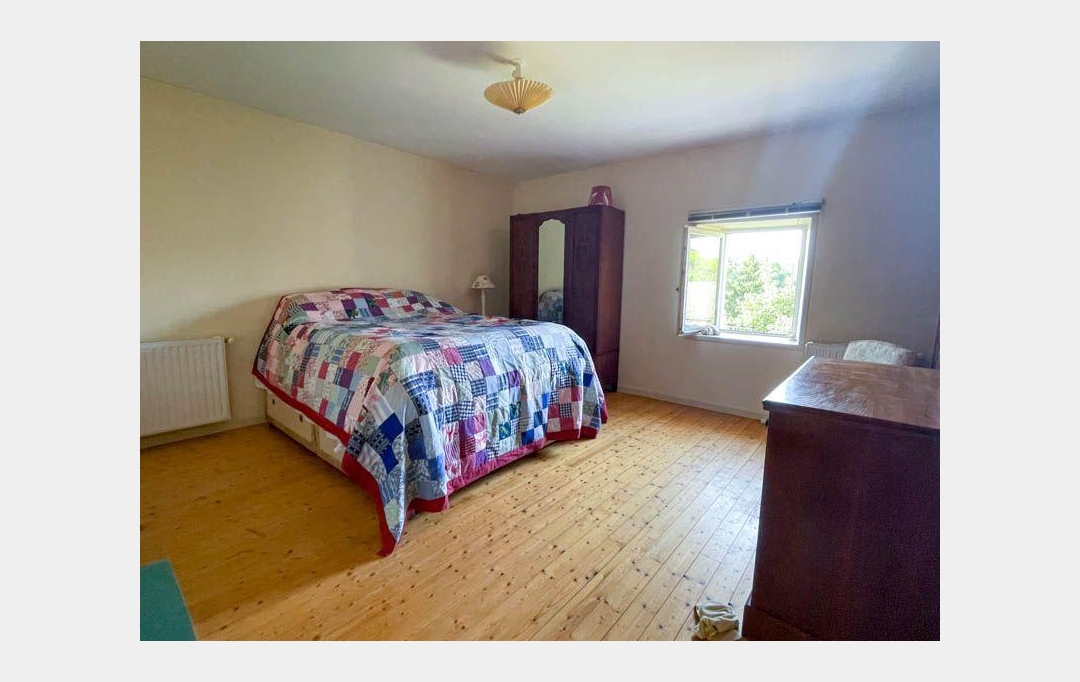 Agence Immobilière Berland Bennett : Maison / Villa | SAUZE-VAUSSAIS (79190) | 220 m2 | 148 000 € 