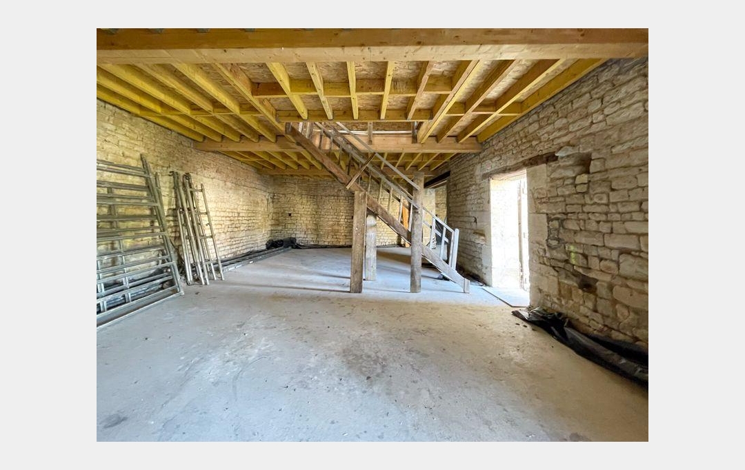 Agence Immobilière Berland Bennett : Maison / Villa | CHEF-BOUTONNE (79110) | 224 m2 | 108 500 € 