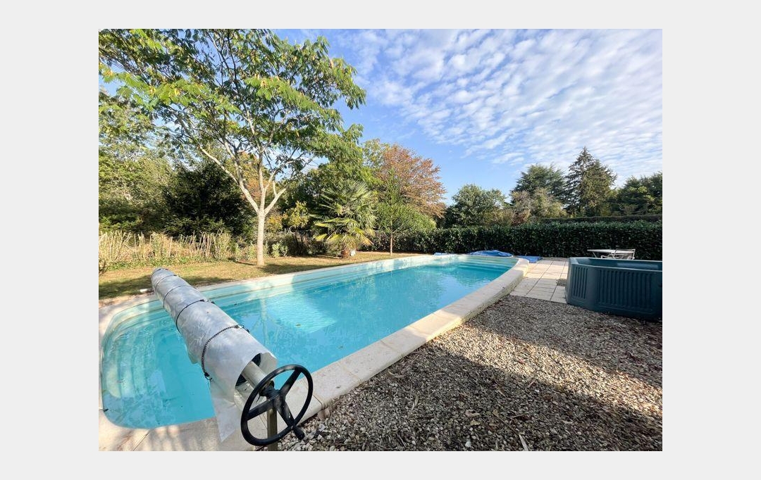 Agence Immobilière Berland Bennett : Maison / Villa | SAUZE-VAUSSAIS (79190) | 137 m2 | 192 000 € 
