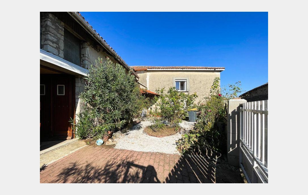 Agence Immobilière Berland Bennett : Maison / Villa | RUFFEC (16700) | 126 m2 | 99 800 € 