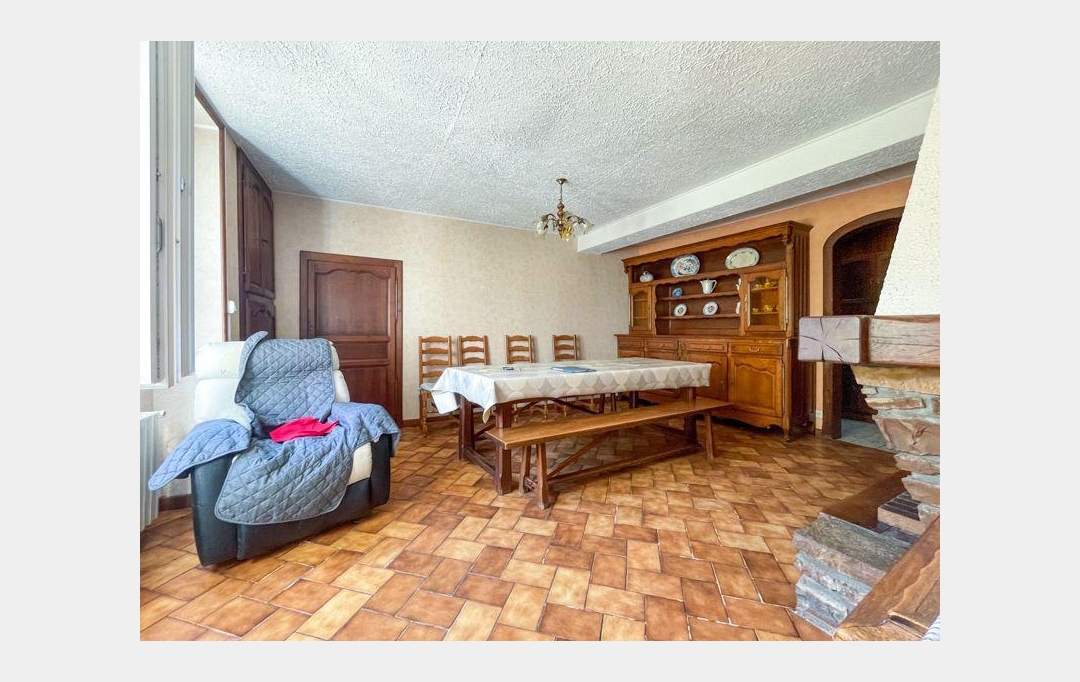 Agence Immobilière Berland Bennett : Maison / Villa | RUFFEC (16700) | 126 m2 | 99 800 € 