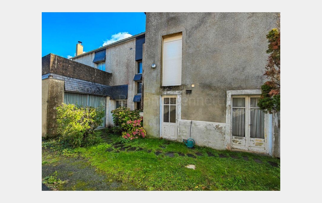 Agence Immobilière Berland Bennett : Maison / Villa | SAUZE-VAUSSAIS (79190) | 202 m2 | 171 200 € 