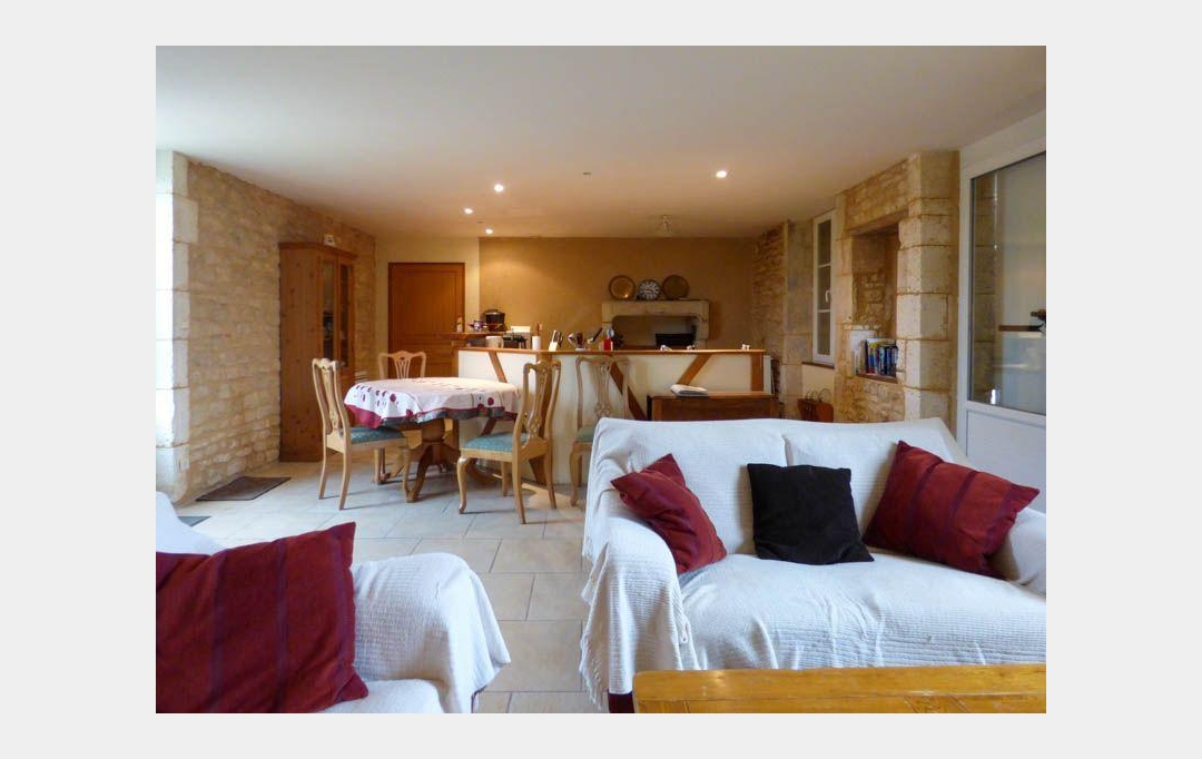 Agence Immobilière Berland Bennett : Maison / Villa | RUFFEC (16700) | 300 m2 | 337 600 € 