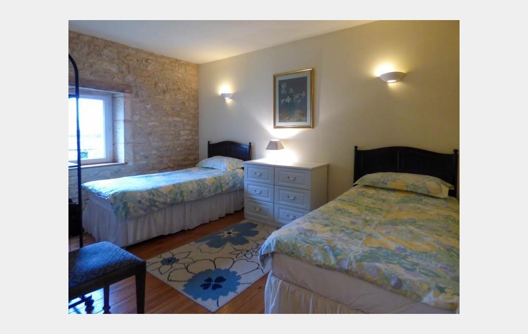 Agence Immobilière Berland Bennett : Maison / Villa | RUFFEC (16700) | 300 m2 | 337 600 € 