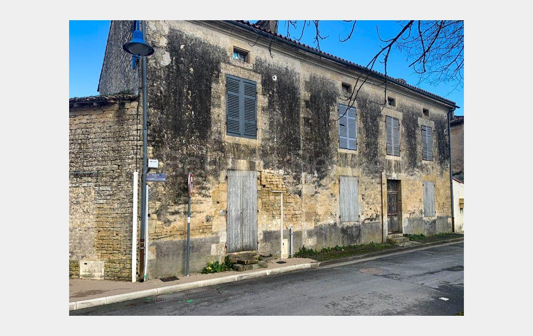 Agence Immobilière Berland Bennett : Maison / Villa | BRIOUX-SUR-BOUTONNE (79170) | 200 m2 | 77 480 € 