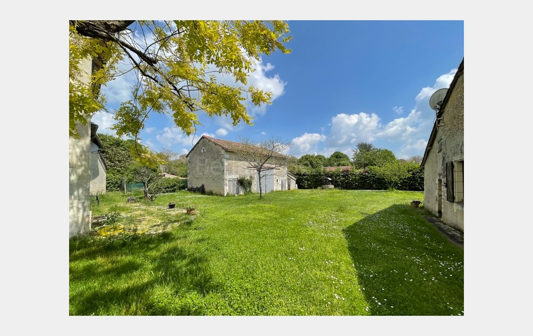 Agence Immobilière Berland Bennett : Maison / Villa | CIVRAY (86400) | 158 m2 | 119 000 € 