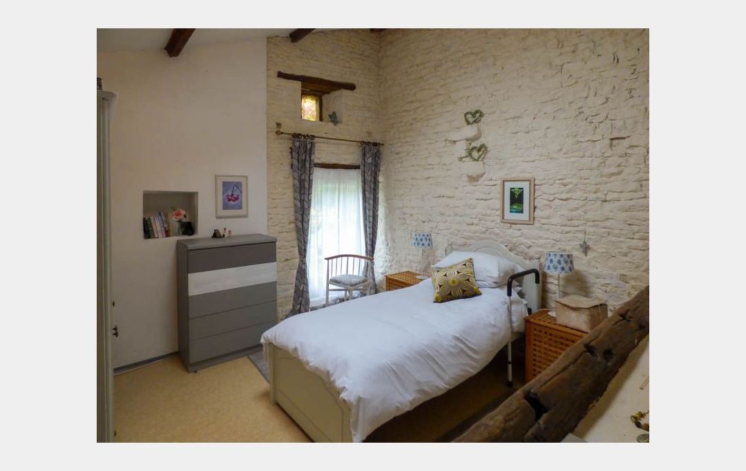 Agence Immobilière Berland Bennett : Maison / Villa | CHAUNAY (86510) | 150 m2 | 109 000 € 