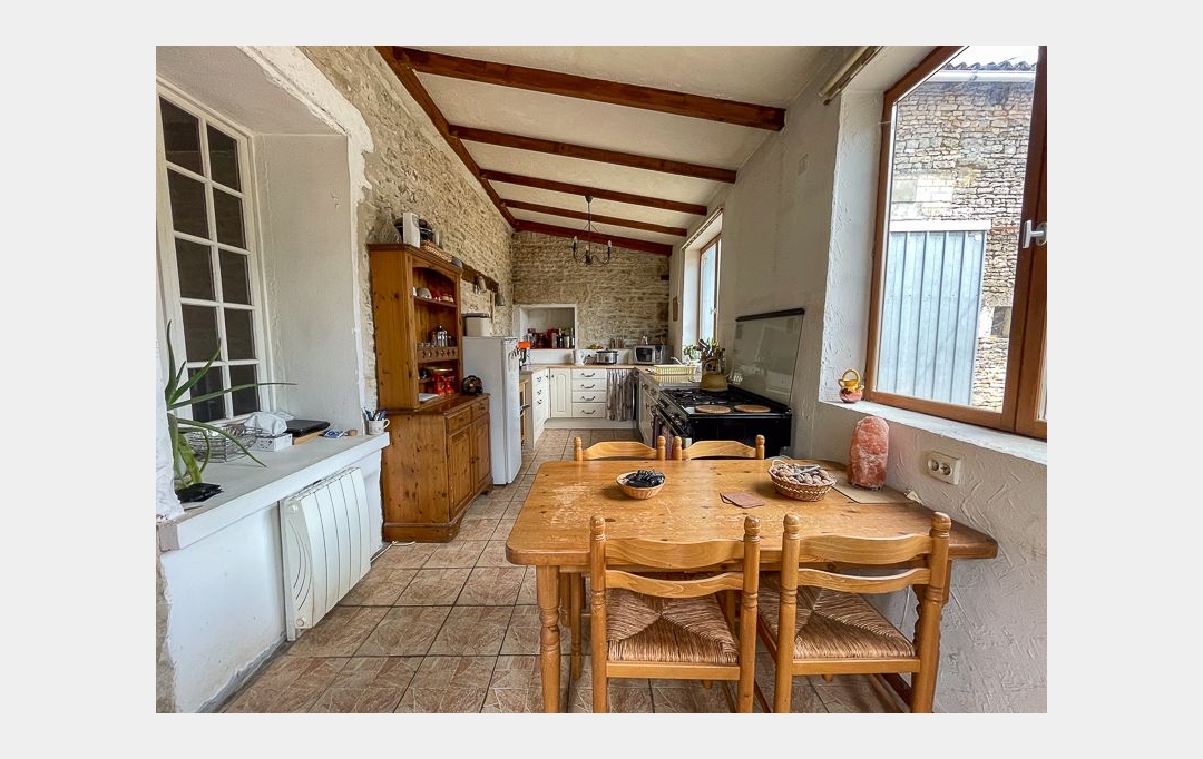 Agence Immobilière Berland Bennett : Maison / Villa | SAUZE-VAUSSAIS (79190) | 197 m2 | 179 850 € 