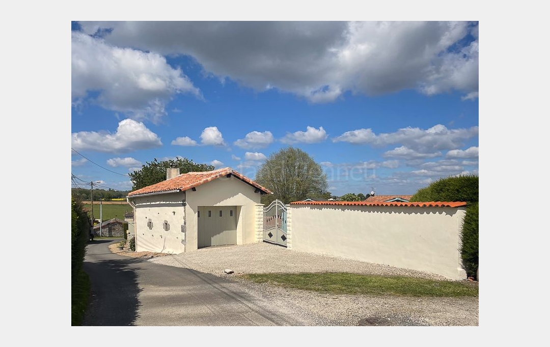 Agence Immobilière Berland Bennett : Maison / Villa | CIVRAY (86400) | 130 m2 | 186 700 € 