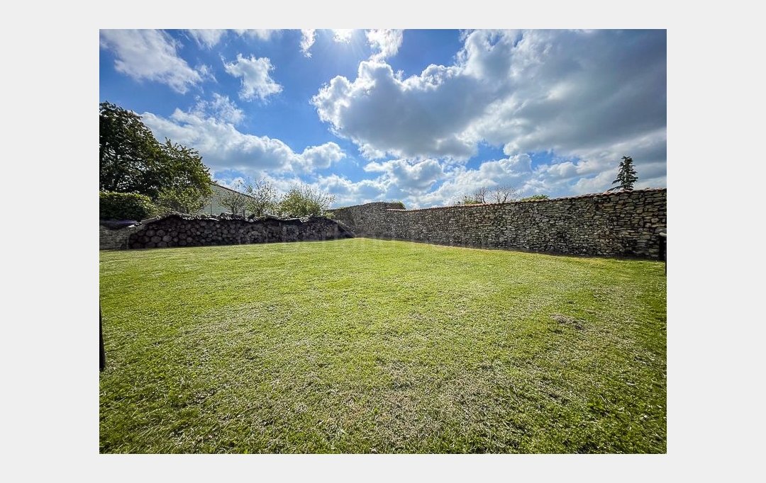 Agence Immobilière Berland Bennett : Maison / Villa | CIVRAY (86400) | 130 m2 | 186 700 € 