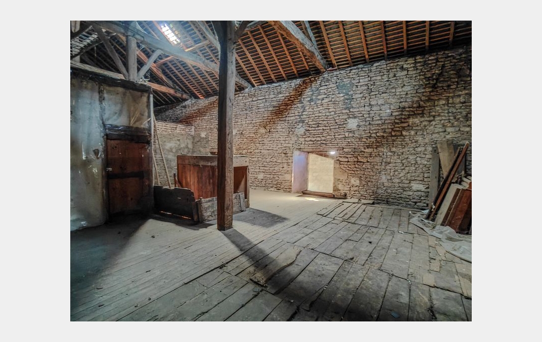 Agence Immobilière Berland Bennett : Maison / Villa | SAUZE-VAUSSAIS (79190) | 194 m2 | 139 800 € 