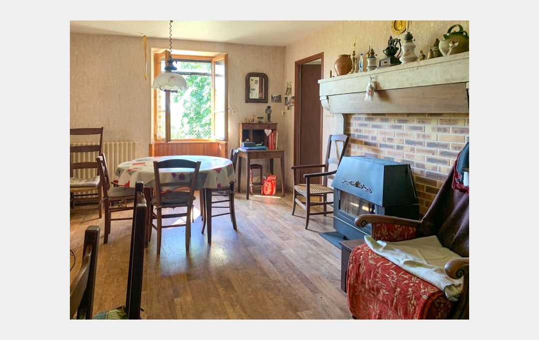 Agence Immobilière Berland Bennett : Maison / Villa | RUFFEC (16700) | 95 m2 | 88 000 € 