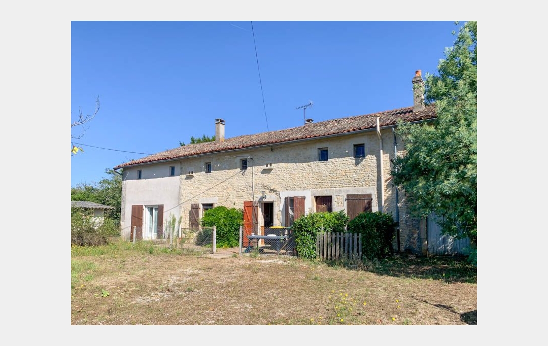 Agence Immobilière Berland Bennett : Maison / Villa | RUFFEC (16700) | 95 m2 | 88 000 € 